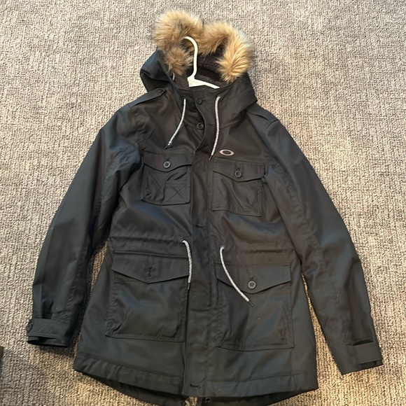 Oakley Snowboard Jacket - Picture 1 of 6